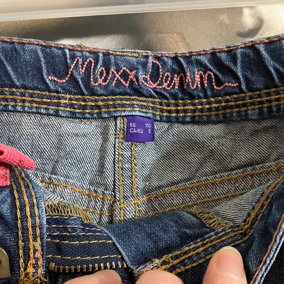 Mexx Denim Skirt in Dark Blue with Pink Embroidery - Picture 2 of 7